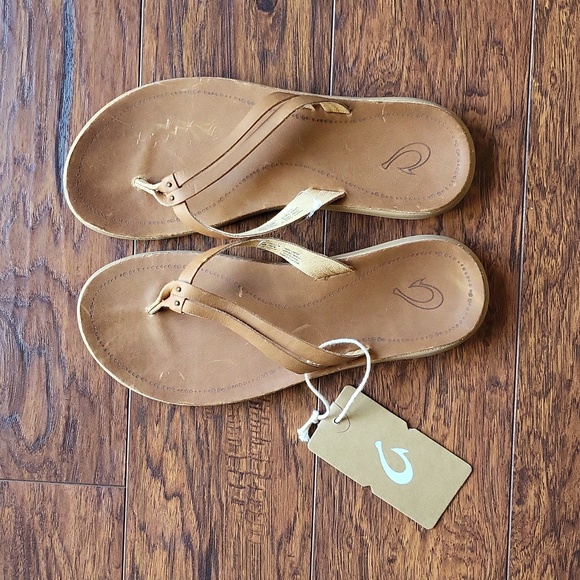 OluKai Shoes - OluKia Kapehe Launa Flip flop sandles Size 8